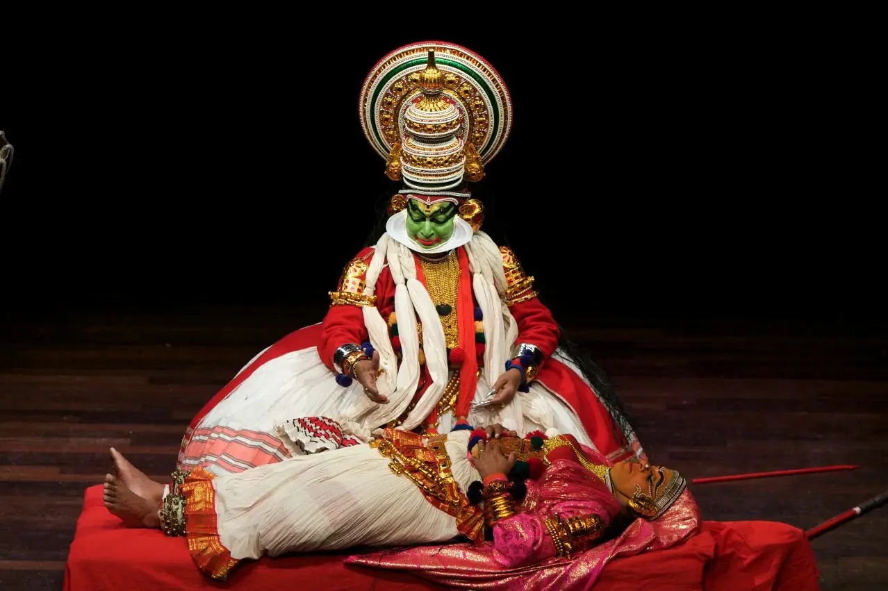 Kathakali performer